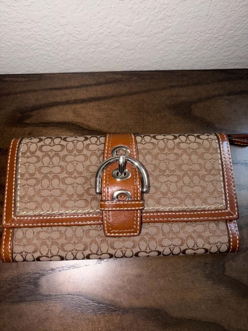 Coach Signature Canvas Buckle Tri-fold Wallet